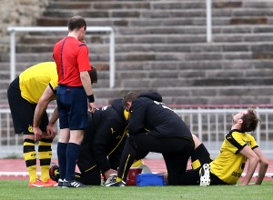 Blöd: Jon Stankovic musste zur Halbzeit verletzt raus