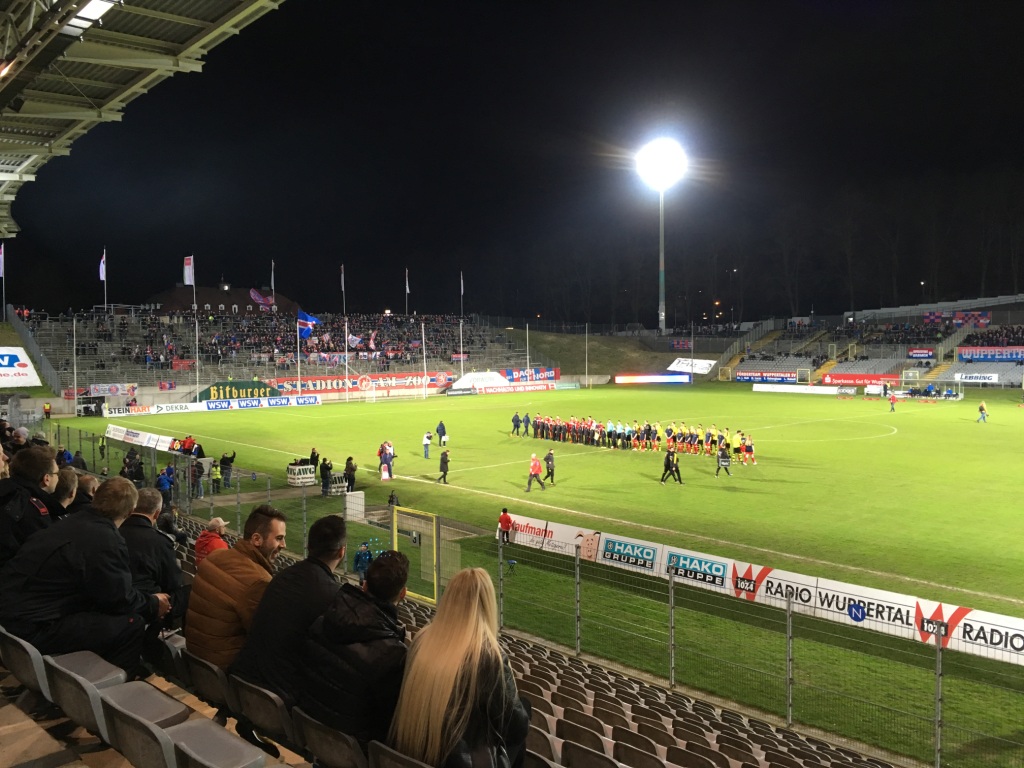 Flutlichtspiel im Stadion am Zoo