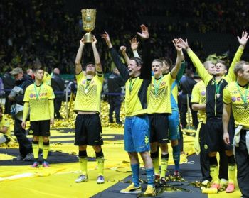 Kehl lifting the cup