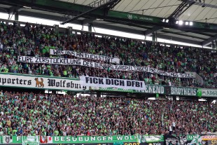 Auch die Wolfsburger Fans stiegen in den Protest mit ein