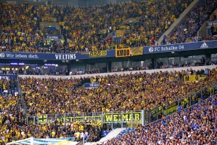 Erneut peinlicher Auftritt des Gästeanhangs in der Arena