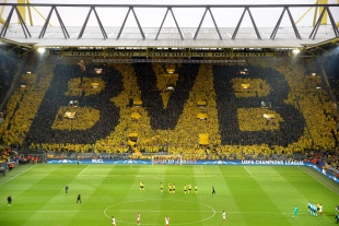 Um dann im Zeichen des BVB zu strahlen. Tolle Idee