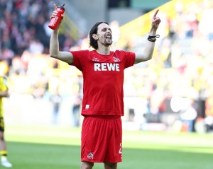 Neven Subotic wurde nach Schlusspfiff gefeiert