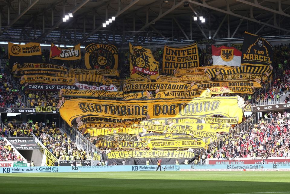 Banner über dem gesamten Block